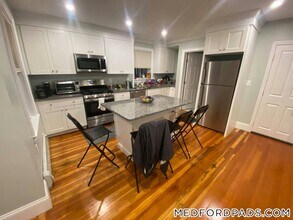 93 Winthrop St in Medford, MA - Building Photo - Building Photo