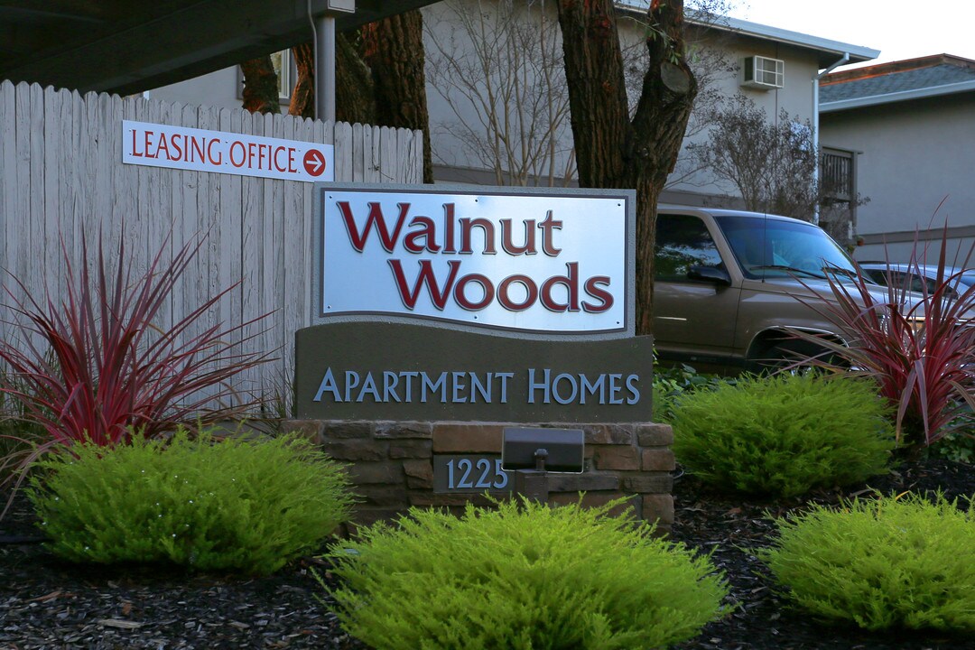 Walnut Woods Apartments in Napa, CA - Building Photo