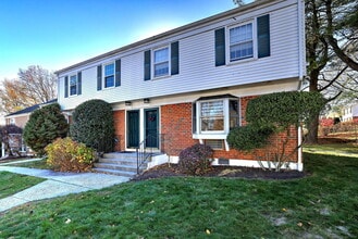 245 Sunnyridge Ave in Fairfield, CT - Building Photo - Building Photo