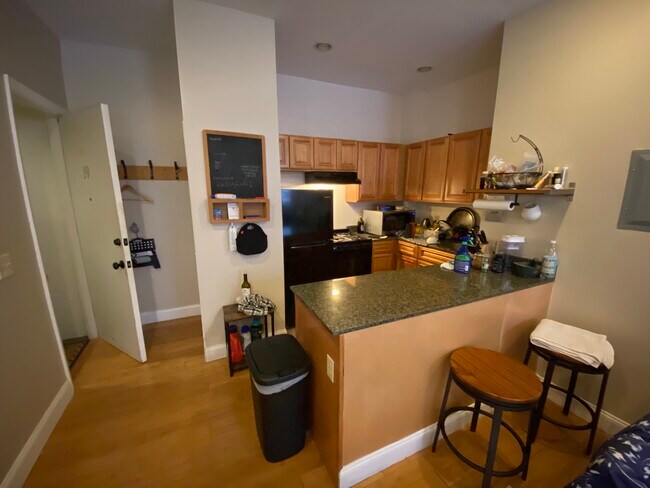 40 St Botolph St, Unit 4 FL in Boston, MA - Building Photo - Building Photo