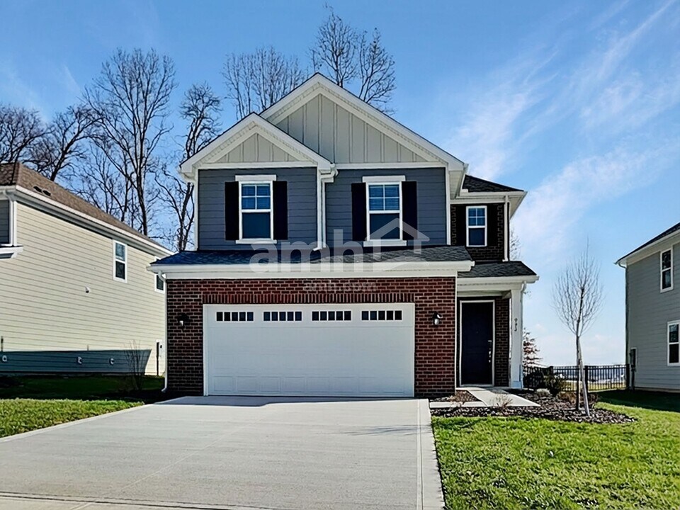 992 Heritage Blvd in Delaware, OH - Foto de edificio