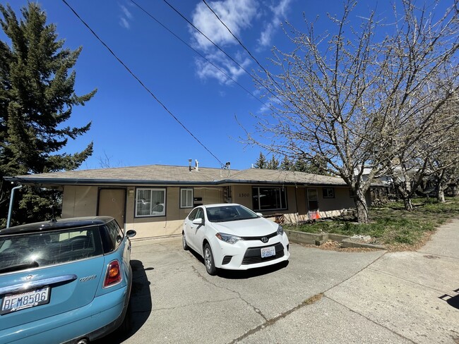 1300 NE Williams St, Unit #4 in Pullman, WA - Foto de edificio - Building Photo