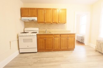 477 Merrick Rd in Lynbrook, NY - Building Photo - Building Photo
