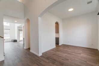 102 E Lasting Spring Cir in Spring, TX - Building Photo - Building Photo