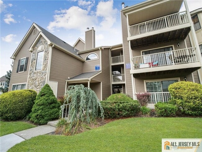 property at 39 Lear Ct