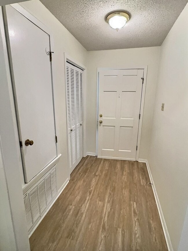 1234 King Henry Dr in Ocean Springs, MS - Building Photo - Building Photo