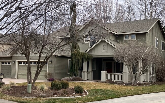 property at 1074 N Caledonia Pl