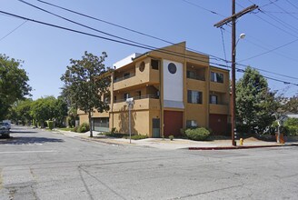 530 E Lomita Ave in Glendale, CA - Building Photo - Building Photo