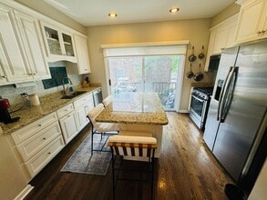 2001 N Honore St in Chicago, IL - Building Photo - Building Photo