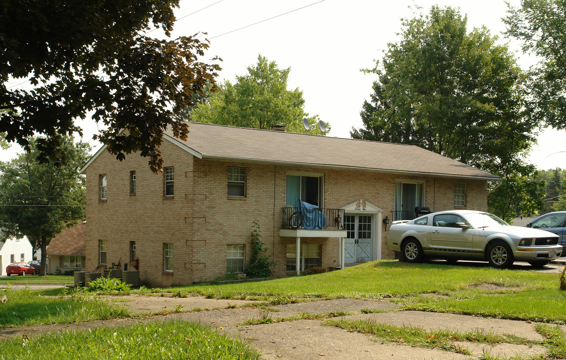 29 N Yorkshire Blvd in Youngstown, OH - Foto de edificio