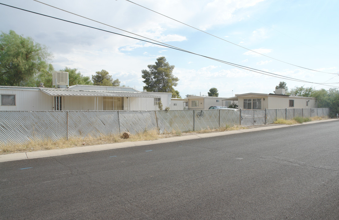 719 W Thurber Rd in Tucson, AZ - Building Photo