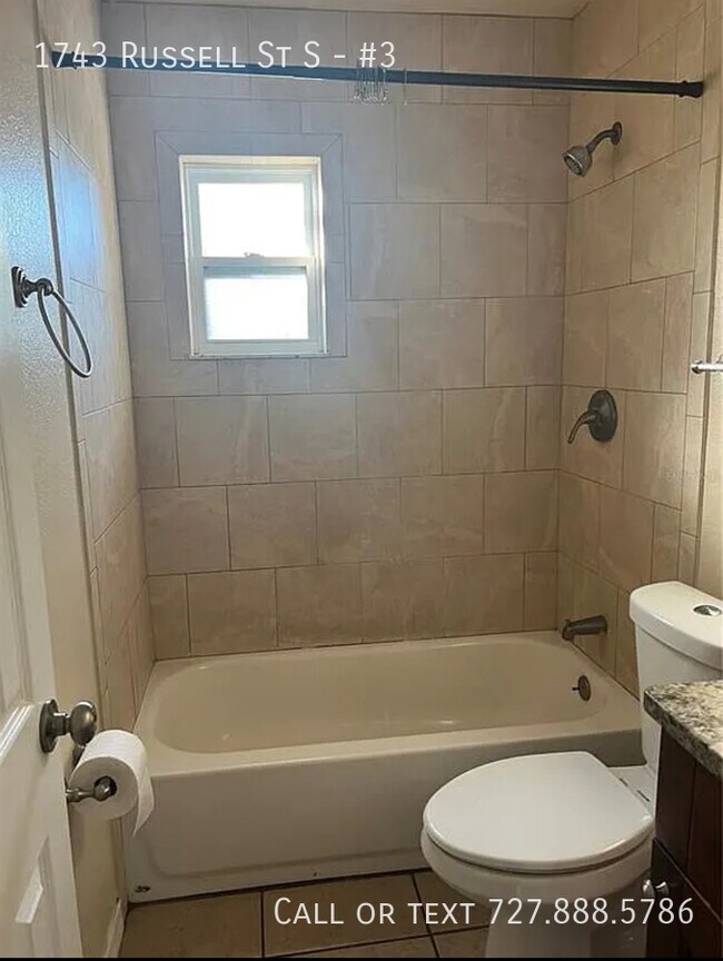 1743 Russell St S in St. Petersburg, FL - Foto de edificio - Building Photo