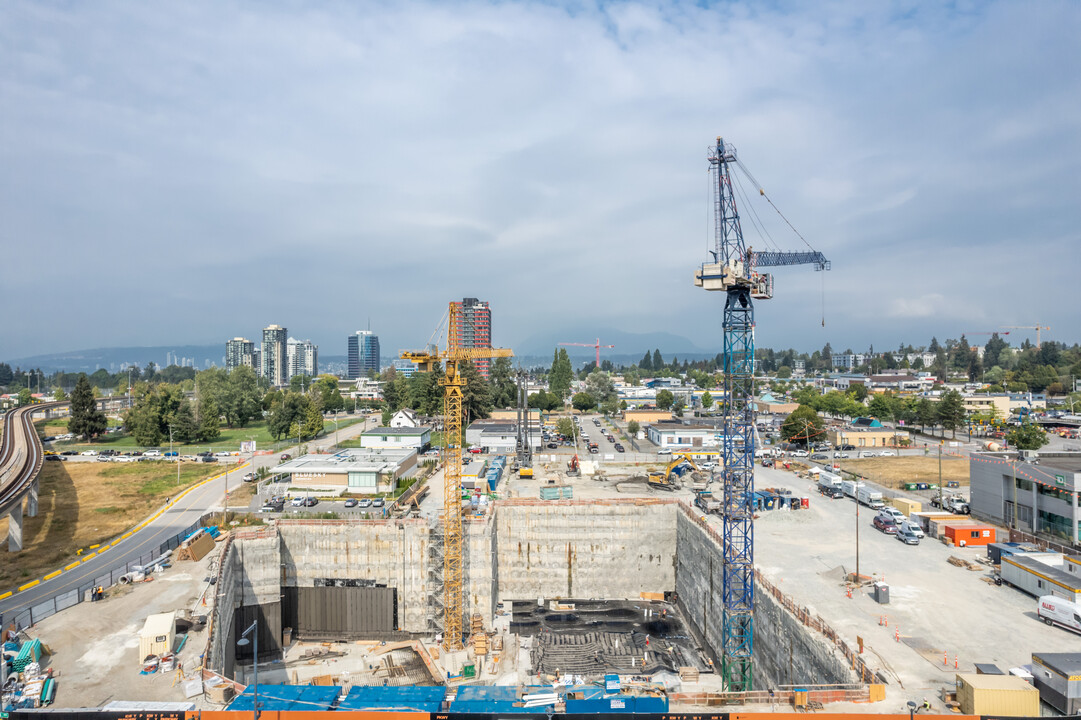 Residential 2 Tower in Surrey, BC - Building Photo