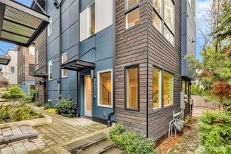 9732 Woodlawn Ave N in Seattle, WA - Building Photo - Building Photo