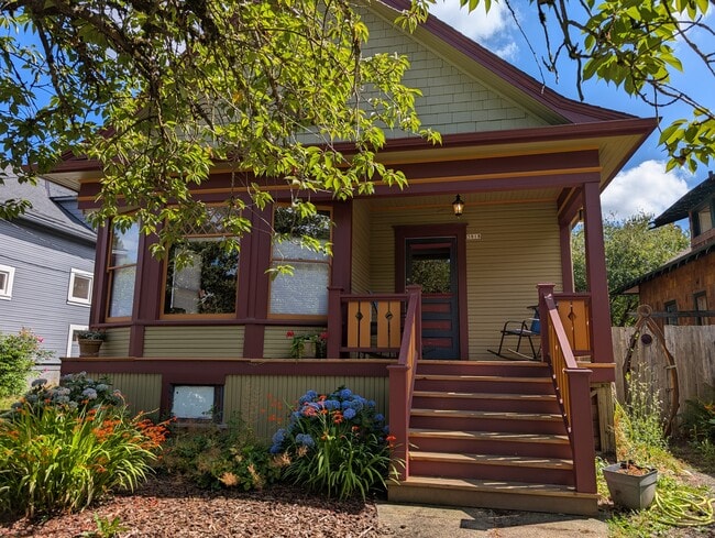 property at 3818 SE Salmon St