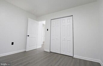 511 Corinthian Ave in Essington, PA - Building Photo - Building Photo