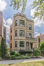 3261 W Palmer St in Chicago, IL - Foto de edificio - Building Photo