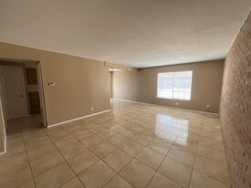1612 Sam Houston Dr in Harlingen, TX - Building Photo