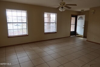 1137 W Bend Ln in El Paso, TX - Building Photo - Building Photo