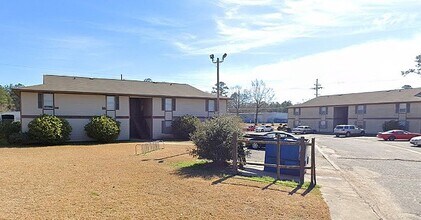 605 Hospital Dr in Oakdale, LA - Building Photo - Building Photo