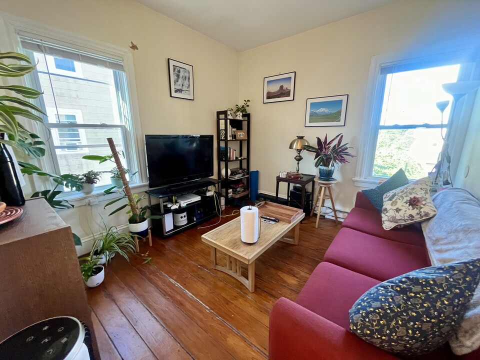 63 Furnace St, Unit 2 in Providence, RI - Foto de edificio