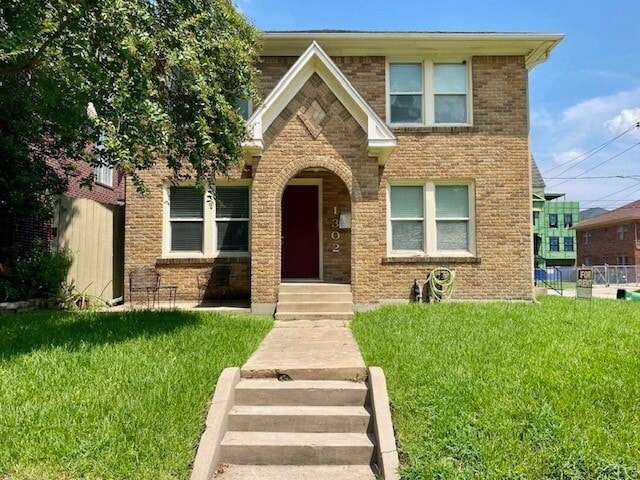 property at 1302 W Pierce St