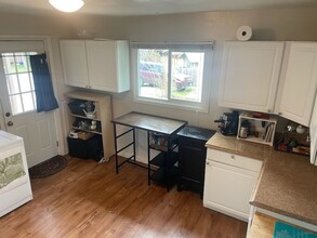 1441 Ellis St in Bellingham, WA - Building Photo - Building Photo