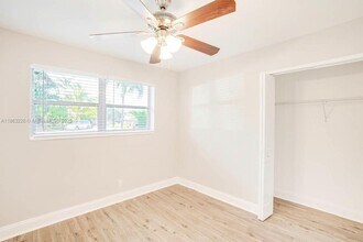 2440 SW 5th Pl in Fort Lauderdale, FL - Building Photo - Building Photo