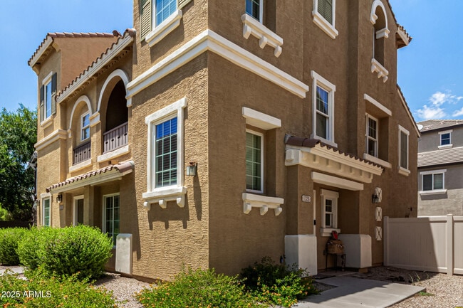 1326 S Sabino Dr in Gilbert, AZ - Building Photo - Building Photo