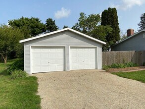 7214 W Mineral Point Rd in Verona, WI - Building Photo - Building Photo