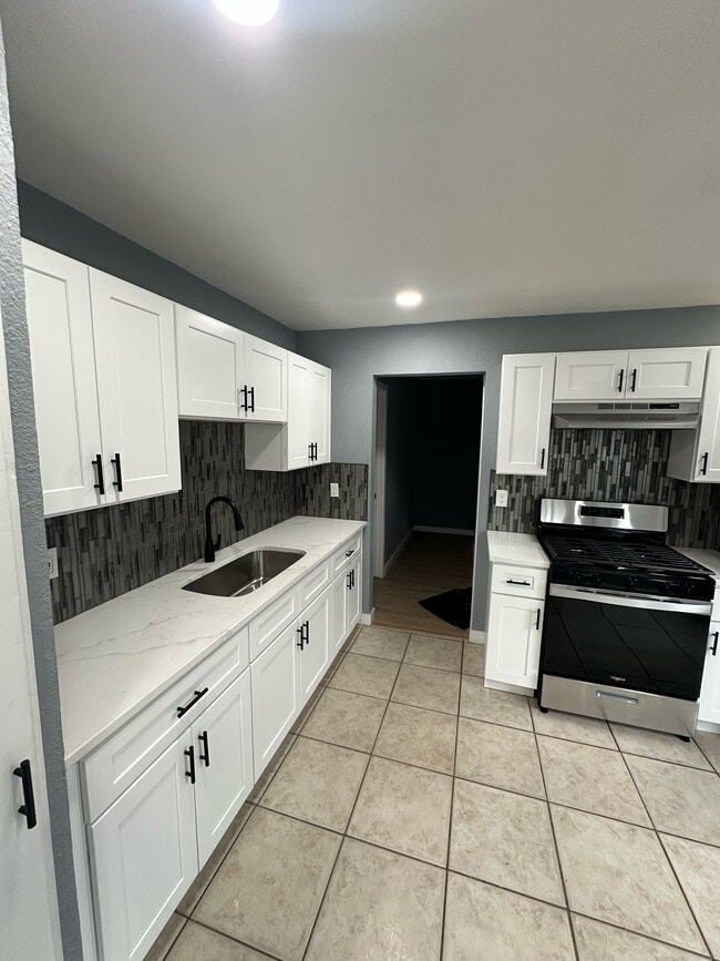 430 Sussex Ave in San Antonio, TX - Building Photo - Building Photo