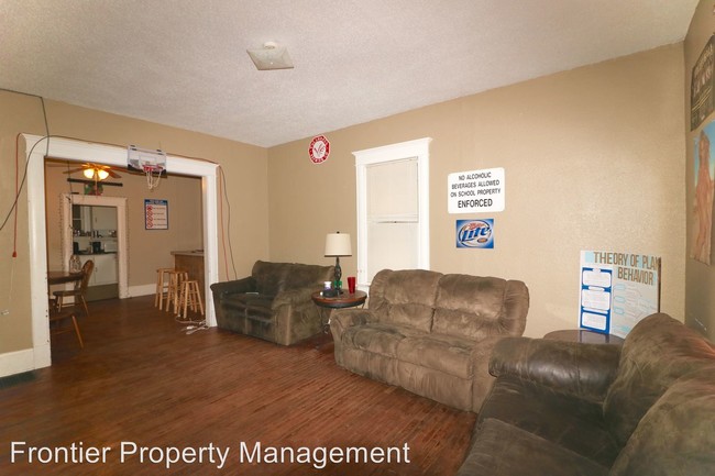 1006 Laramie St in Manhattan, KS - Building Photo - Building Photo