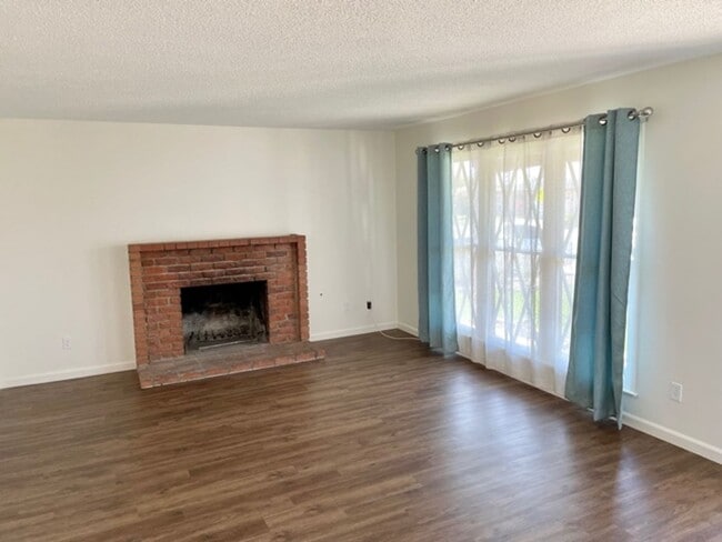 854 Dahlia Pl in Santa Maria, CA - Building Photo - Building Photo