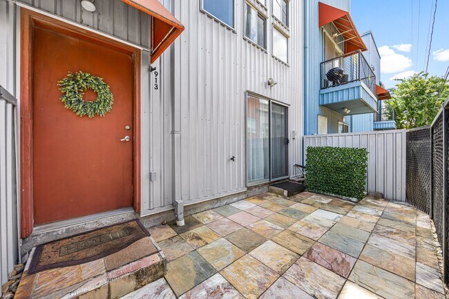913 Robin St in Houston, TX - Building Photo - Building Photo