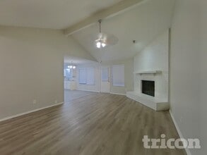 521 Clover Dr in Saginaw, TX - Building Photo - Building Photo