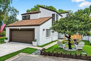 7805 Baymeadows Cir W in Jacksonville, FL - Building Photo