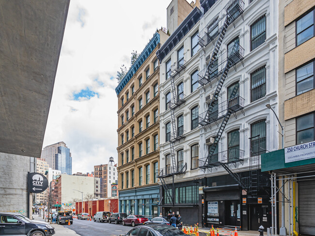 53 Leonard St in New York, NY - Building Photo - Building Photo