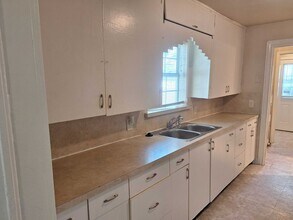 2730 Carson St in Haltom City, TX - Foto de edificio - Building Photo