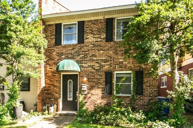 property at 403 W 4th St