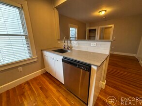 222 Banks St in Cambridge, MA - Foto de edificio - Building Photo