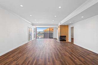 6220 Pacific Ave, Unit 301 in Los Angeles, CA - Building Photo - Building Photo