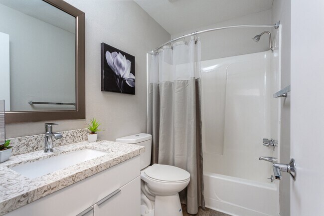 Candela in Los Angeles, CA - Foto de edificio - Building Photo