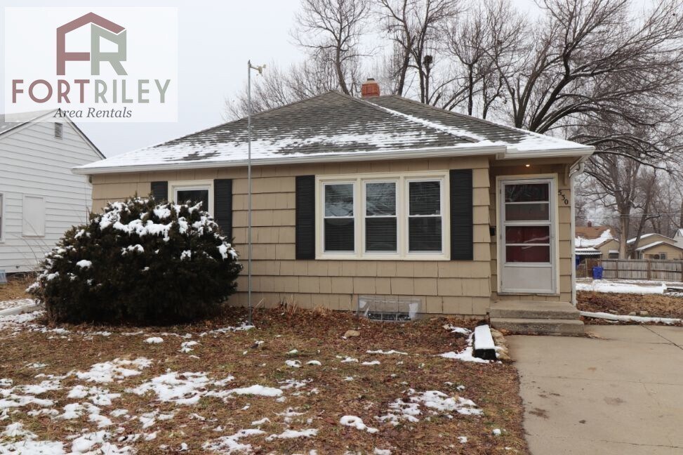 530 W Elm St in Junction City, KS - Building Photo