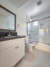 543 N Kingsley Dr in Los Angeles, CA - Building Photo - Building Photo