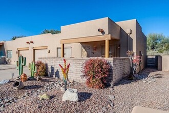 3732 S Paseo de Los Nardos in Green Valley, AZ - Building Photo - Building Photo