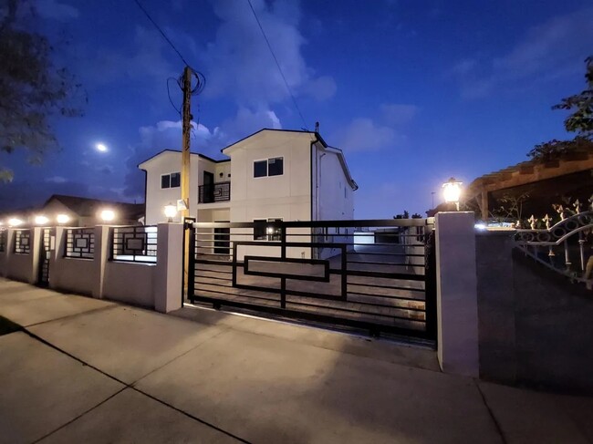 property at 10934 Nettleton St