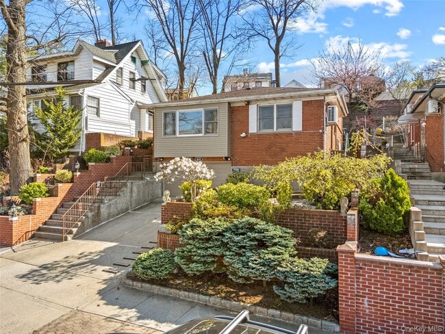 property at 45-76-76 Browvale Ln