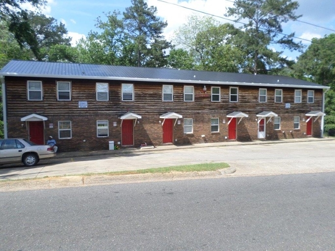 210 Apache Dr in Enterprise, AL - Building Photo