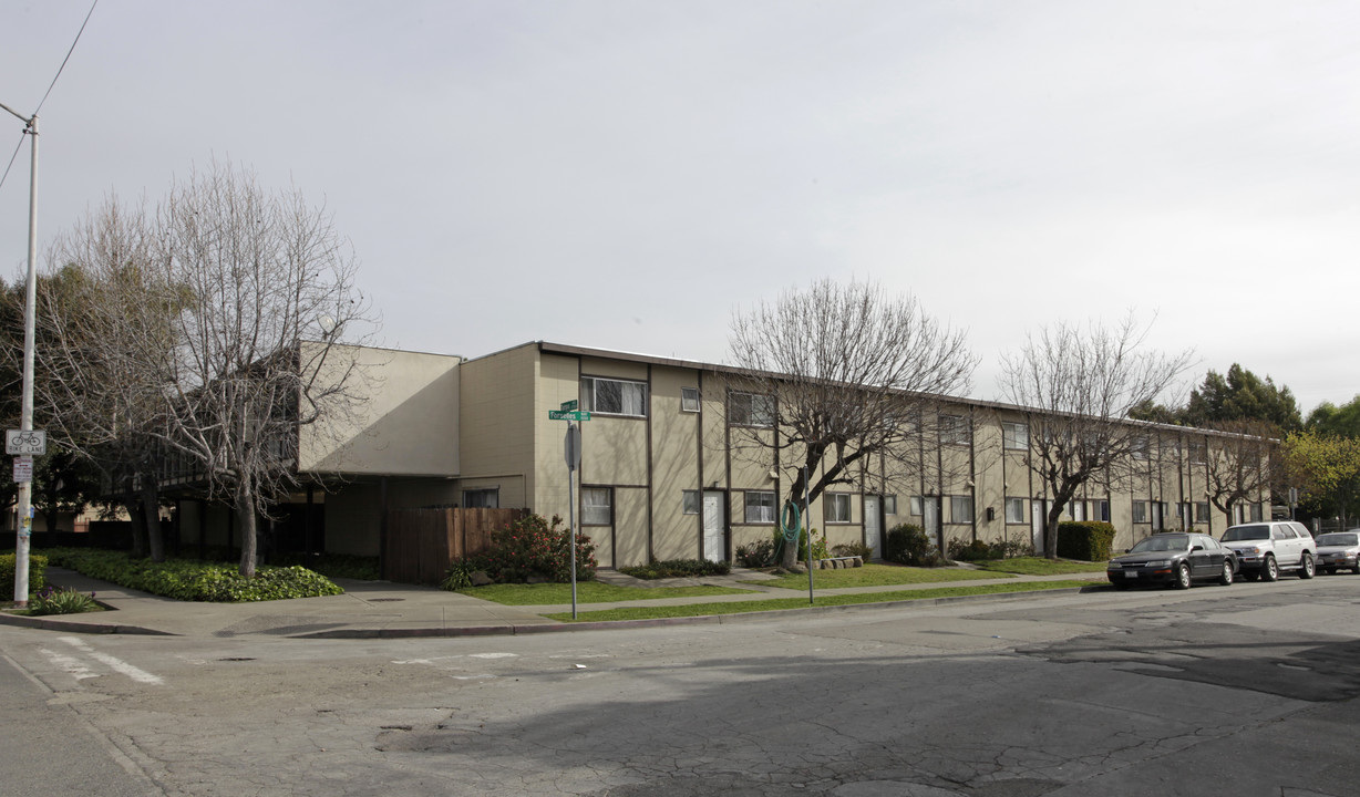 Tampa Apartments in Hayward, CA - Foto de edificio