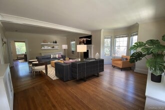21 Franklin Ave in Glen Cove, NY - Building Photo - Building Photo